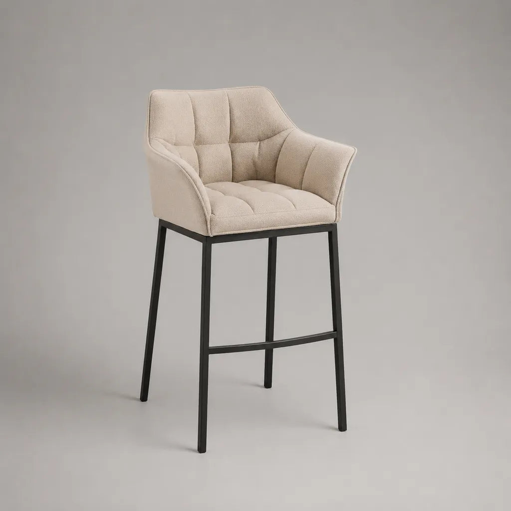 Gepolsterter Barhocker mit Armlehnen, Polyester-Bouclé und Stahlgestell, Beige/Schwarz, 56 × 58 × 99 cm