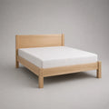 Doppelbett Massivholzbett aus Eichenholz mit Kopfteil und Matratze, Natur und Weiß, Liegefläche 160 × 200 cm